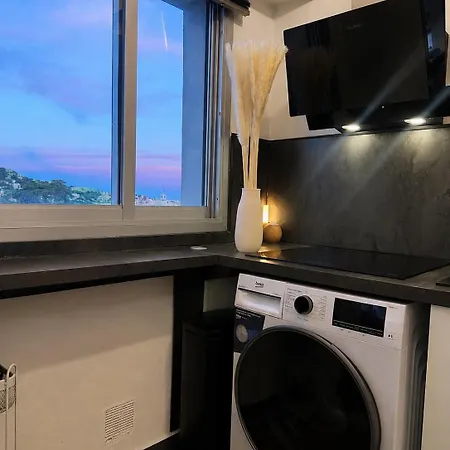 Bright With View شقة
